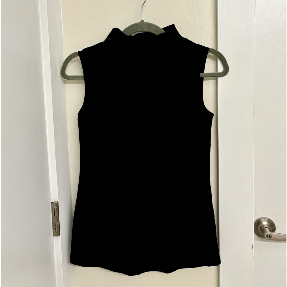 Nic+Zoe mock neck sleeveless blouse